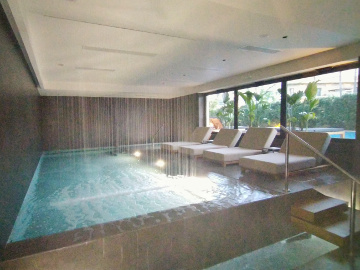 Relax and pamper yourself at our Spa 